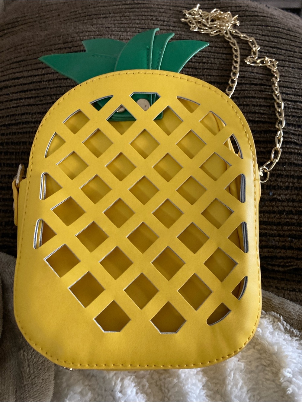 Pineapple-Shaped Crossbody Bag in Yellow & Green